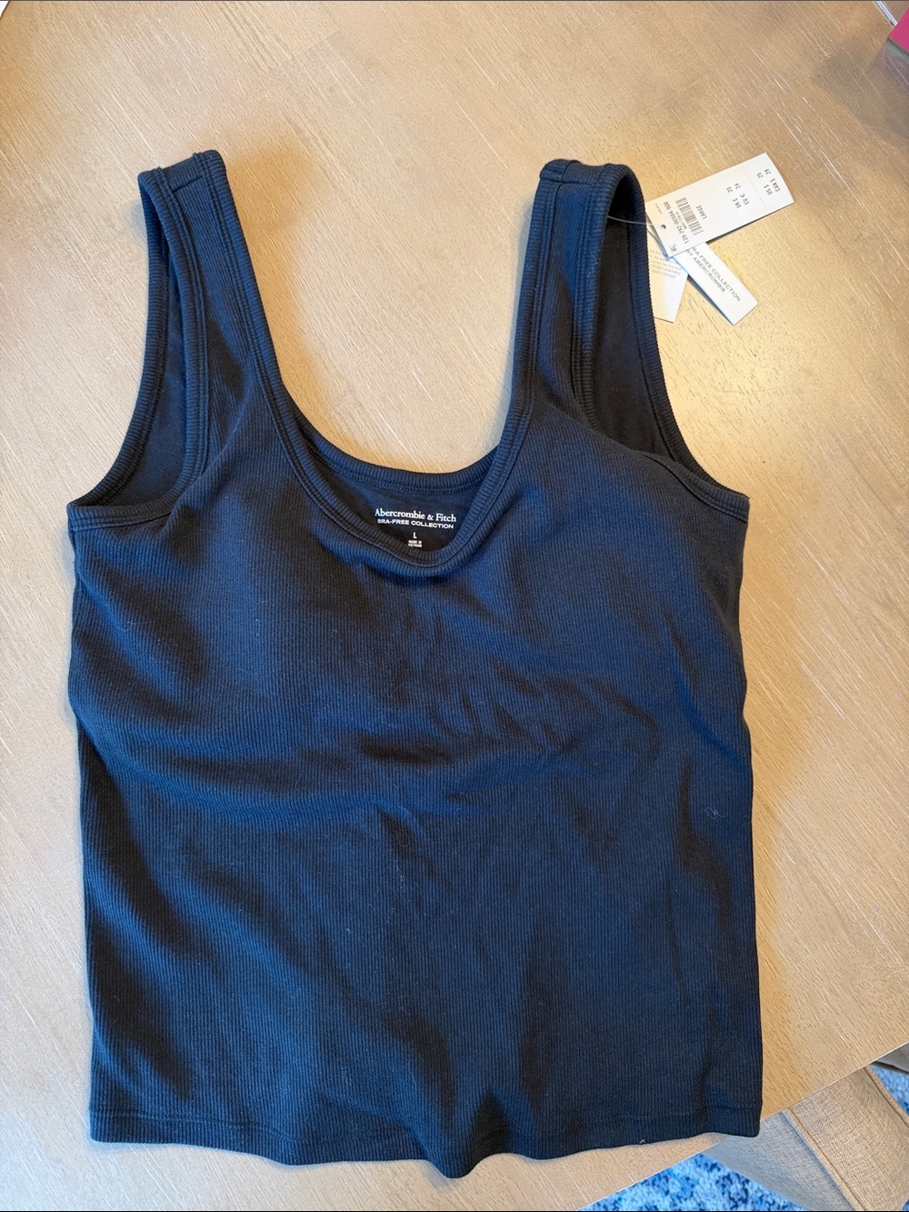 NWT Abercrombie & Fitch Black Ribbed Scoop Neck Tank Bra Free